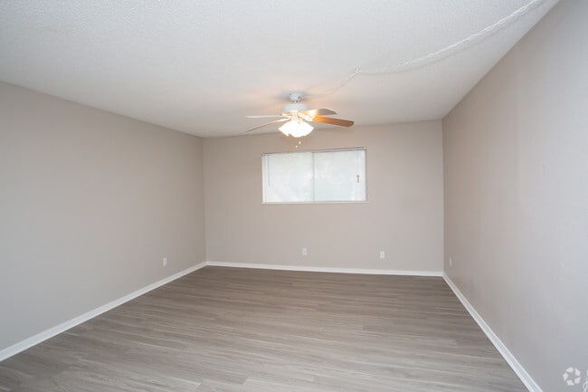 2HAB, 1BA 850 ft² - North 40
