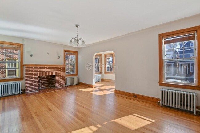 Building Photo - 87 E 236th St