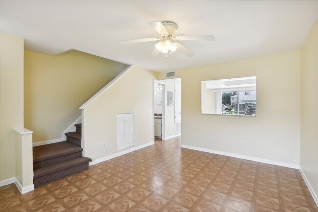 Foto del edificio - 12006 Pepperdine Pl