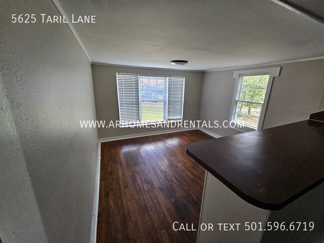 Building Photo - 5625 Taril Ln
