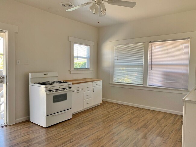 Building Photo - 9 Park St