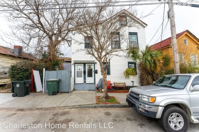 Building Photo - 1 br, 1 bath House - 68 Lee St. Unit A (2020)