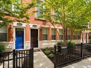 Building Photo - 2503 S Calumet Ave