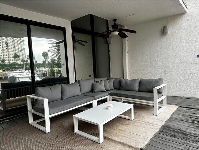 Building Photo - 410 Poinciana Island Dr