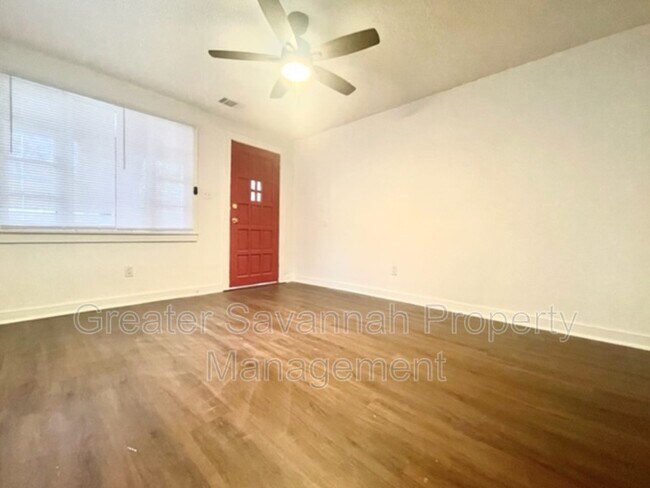 Foto del edificio - 1312 Love St