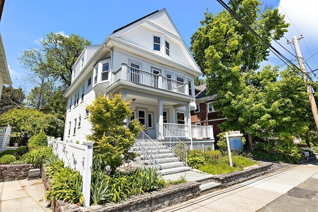 Building Photo - 67 Commonwealth Rd