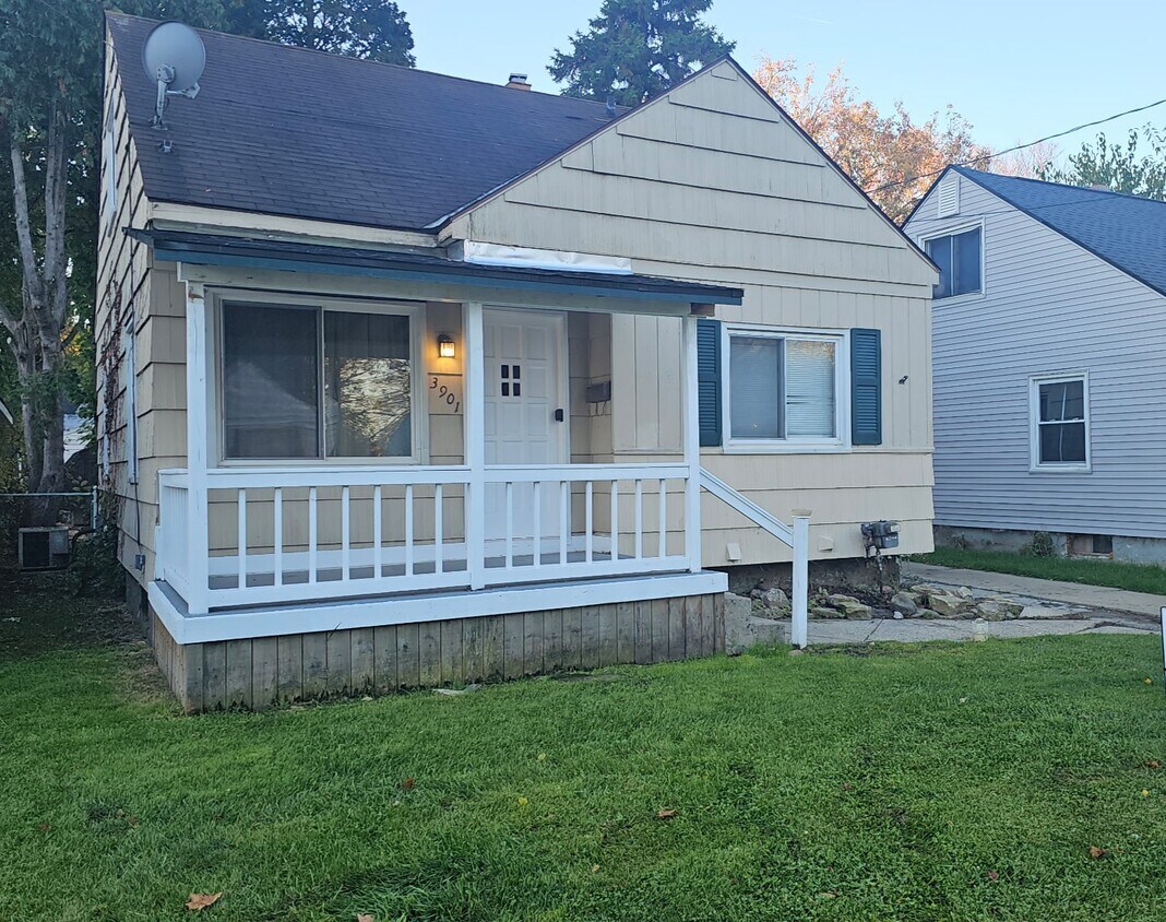 Foto principal - 3901 Herrick St