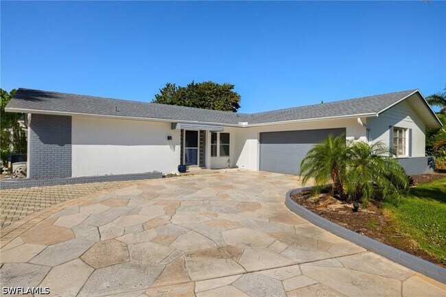Building Photo - 248 Bay Meadows Dr