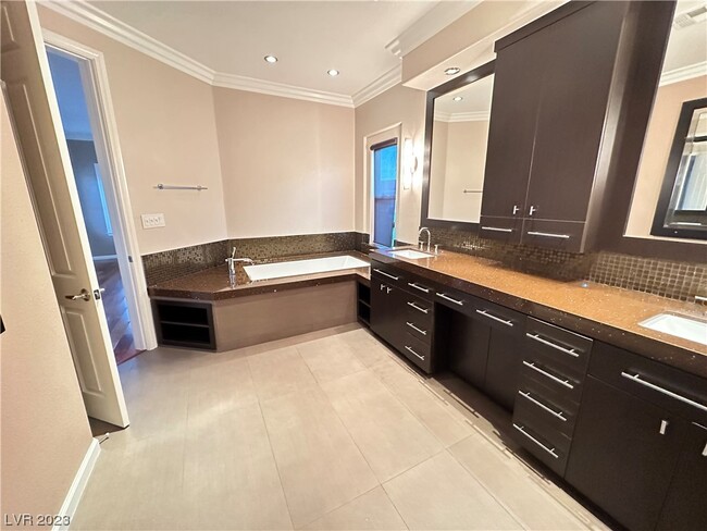 Foto del edificio - 612 Pinnacle Heights Ln