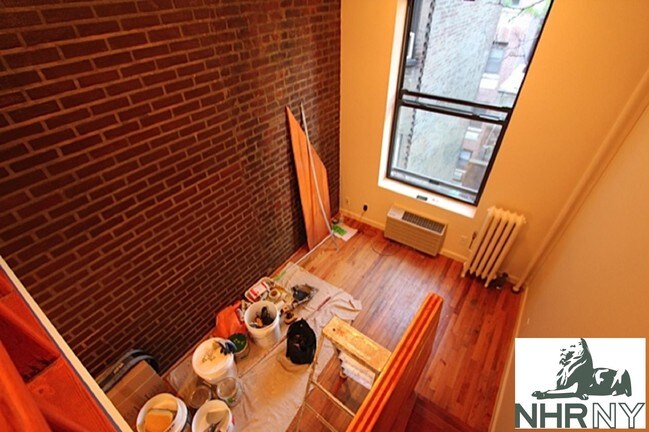 Building Photo - 251 West 15th Street