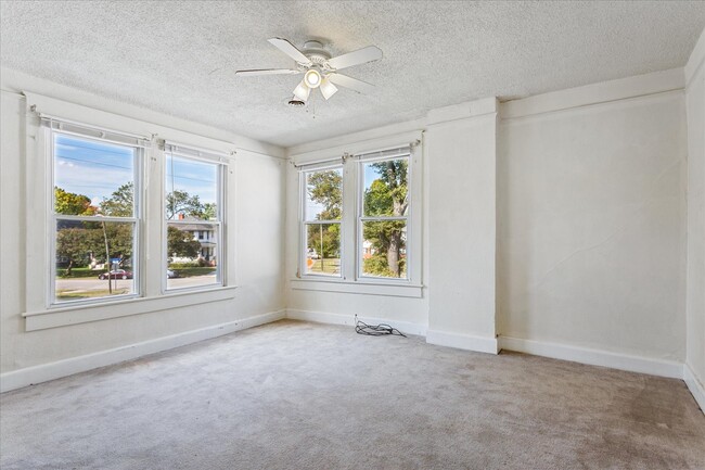 Foto del edificio - 1615 Lafayette Blvd