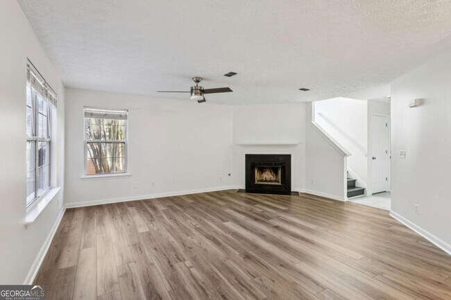 Foto del edificio - 300 Carrington Way