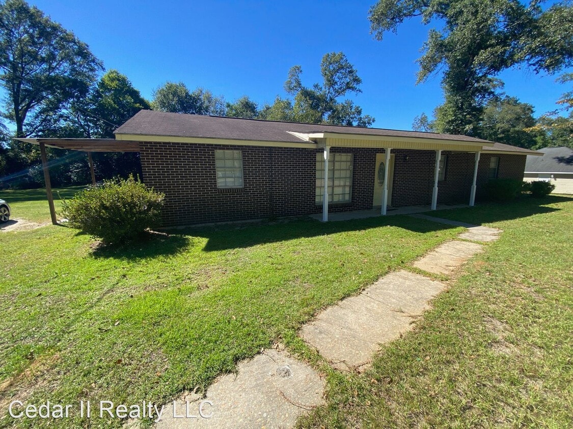 4 br, 2 bath House 337 McPherson Dr. House for Rent in Troy, AL
