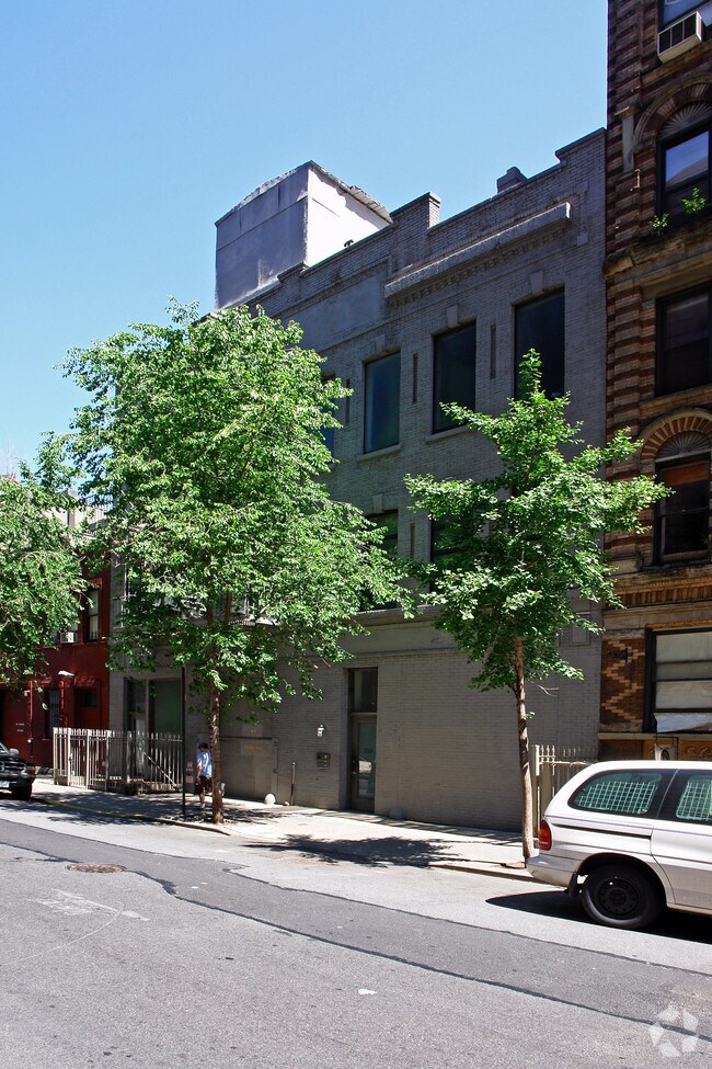 Building Photo - 239-243 W 18th St