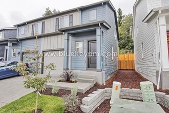 Building Photo - 1917 NE 117th Ct