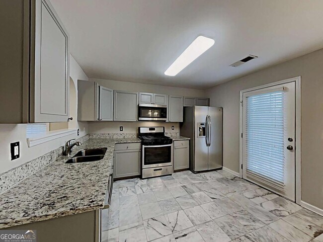 Building Photo - 6018 Lancelot Ln
