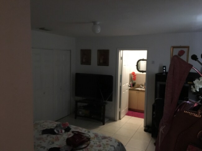 Foto del edificio - 10345 NW 35th Ave
