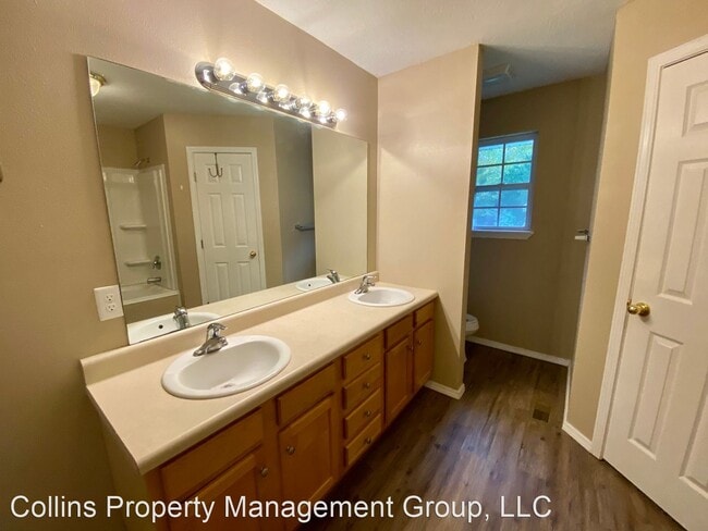 Building Photo - 3 br, 2 bath House - 2923 E Bradford St