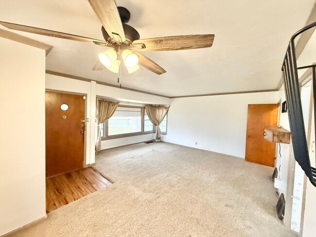 Foto del edificio - Move in ready home on Routt!