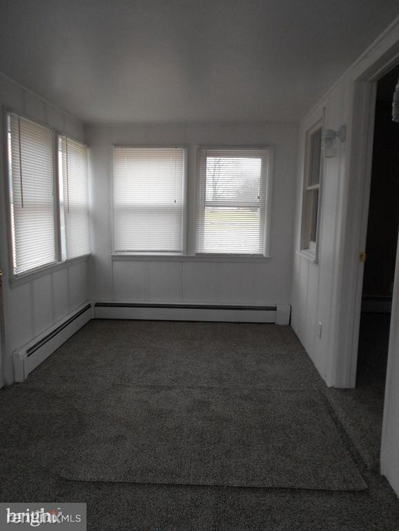 Building Photo - 3 br, 1 bath House - 87 S Dupont Rd