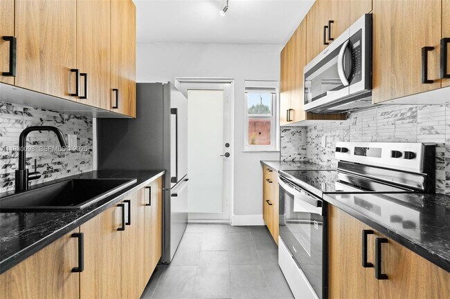 Foto del edificio - 2361 NW 15th St