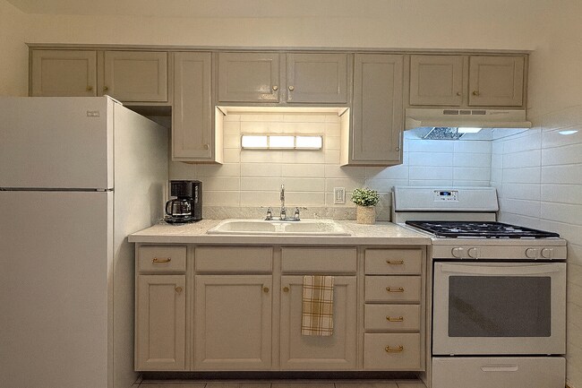 Foto del edificio - 3838 w 124th St