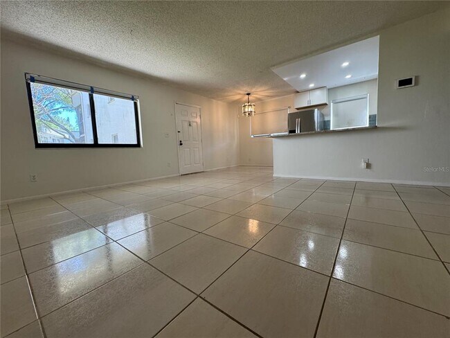 Foto del edificio - 3300 Fox Chase Cir