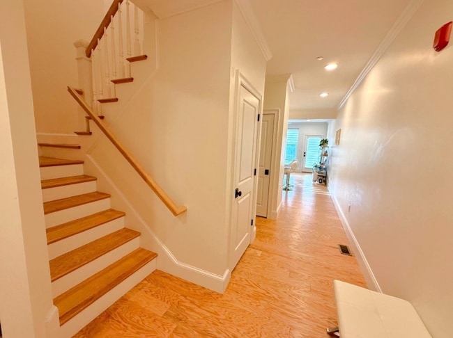 Foto del edificio - 7 Lily Pond Ln