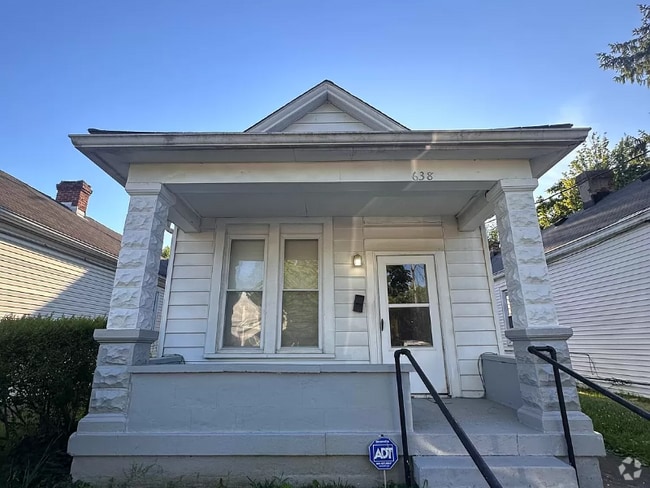 Building Photo - 640 S 27th St