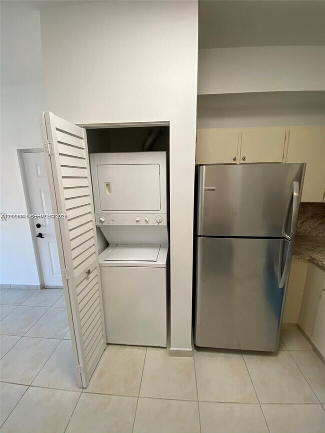 Foto del edificio - 7240 NW 114th Ave