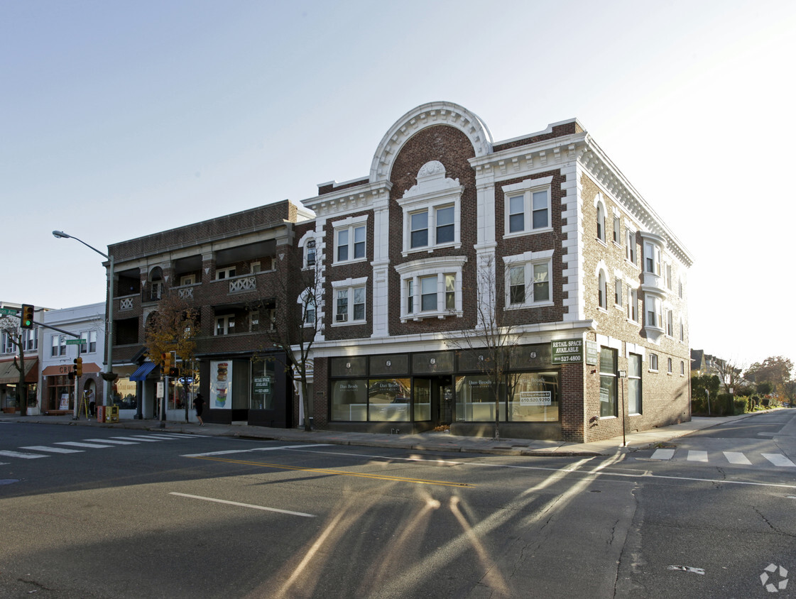 Primary Photo - 874 - 880 W Lancaster Ave