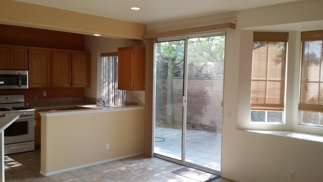 Building Photo - 101 Peppertree Ln