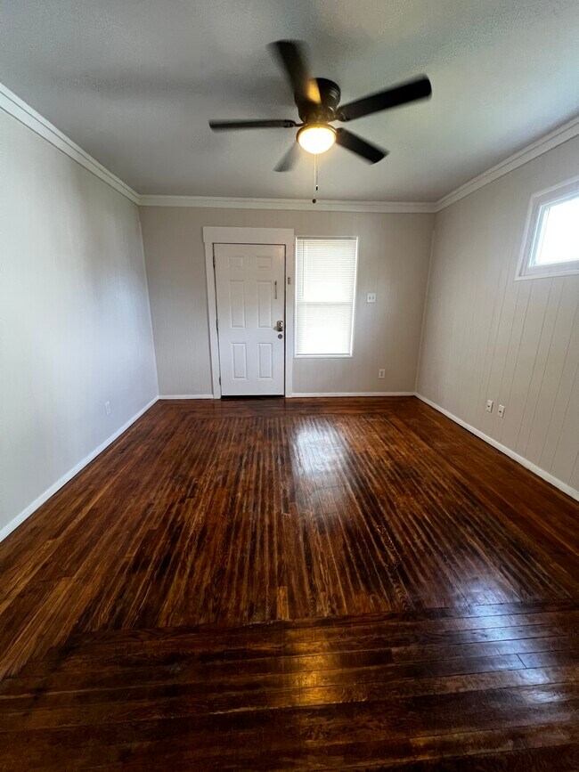 Sala de estar - 4414 Ivanhoe Ave