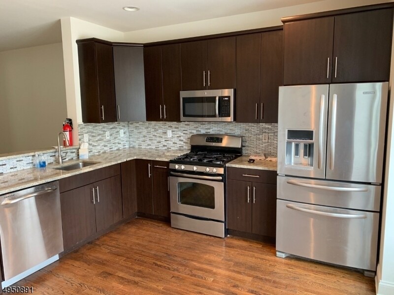 54 Bloomfield Ave, Essex Fells, NJ 07021 Townhouse for Rent in Essex Fells, NJ