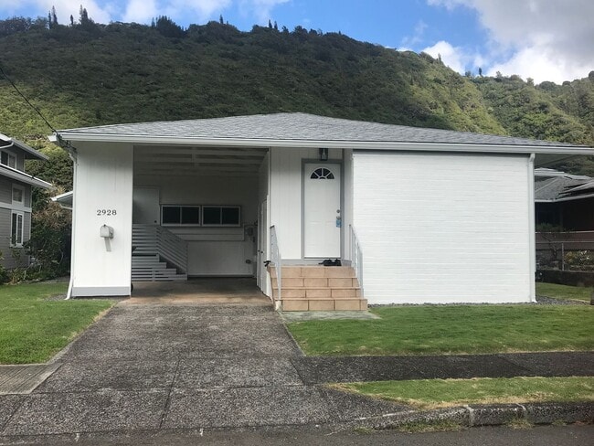Manoa Renovated 3/1.5 SF Home - Manoa Renovated 3/1.5 SF Home