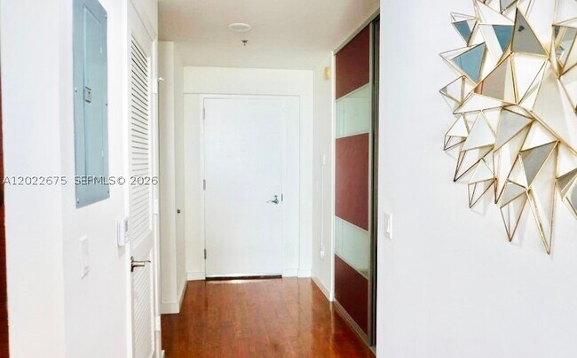 Building Photo - 2681 N Flamingo Rd