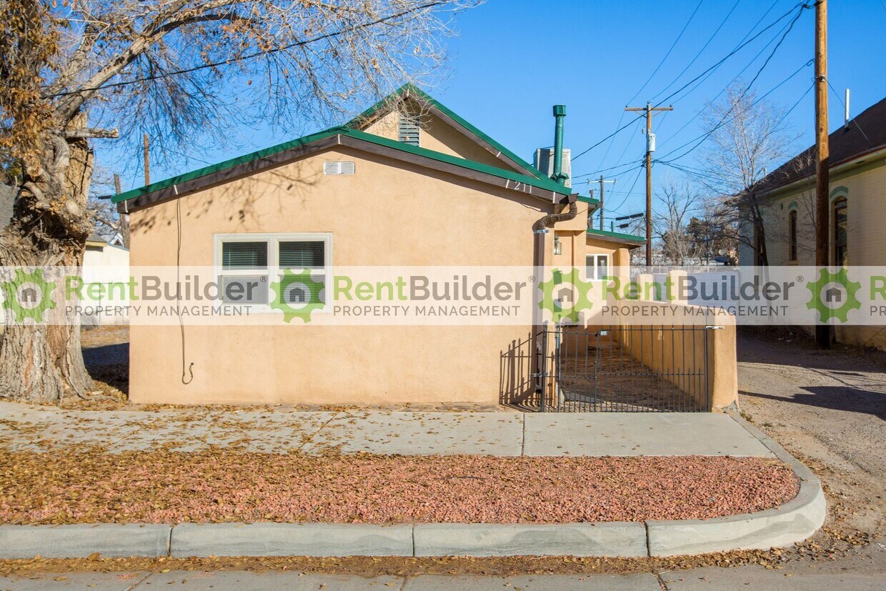 Primary Photo - 211 Atlantic Ave SW