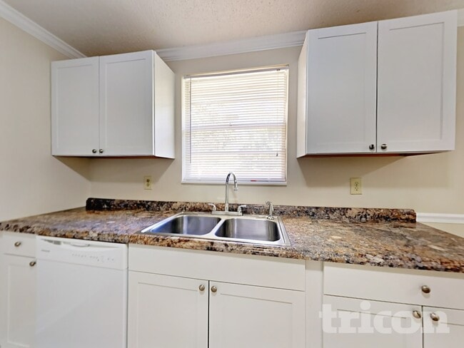 Building Photo - 1227 Cimmaron Dr