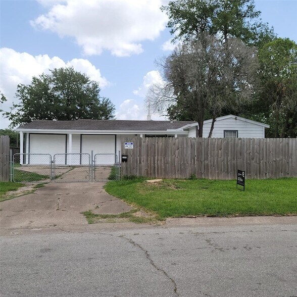 Foto del edificio - 5103 Willow Glen Dr