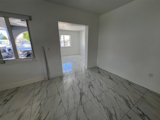 Foto del edificio - 750 E 42nd St