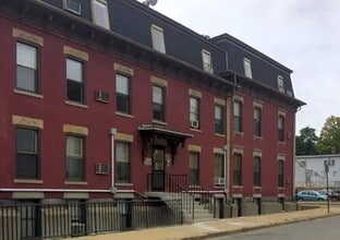 Building Photo - 35 Day St