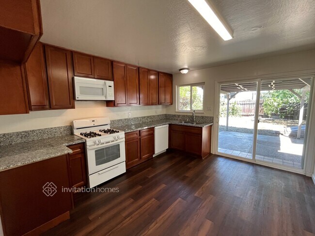 Building Photo - 6801 Easthaven Way