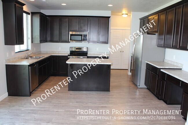 Building Photo - 3609 Water Lilly Ln
