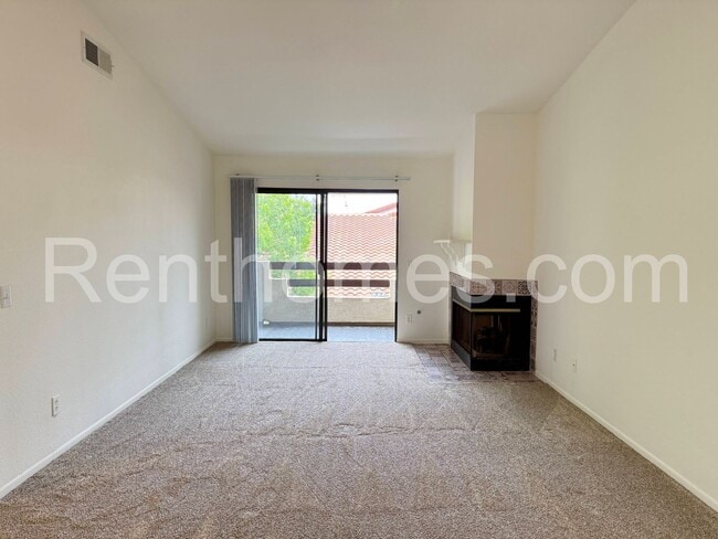 Building Photo - 2425 Cranston Dr