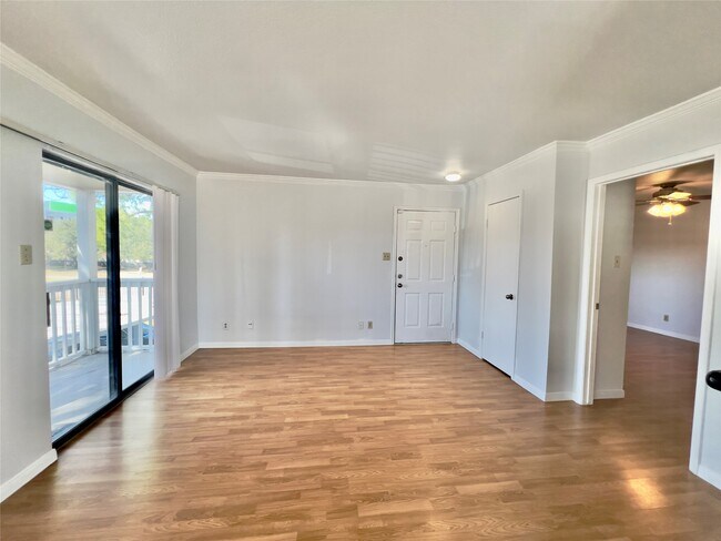 Foto del edificio - 2750 Holly Hall St