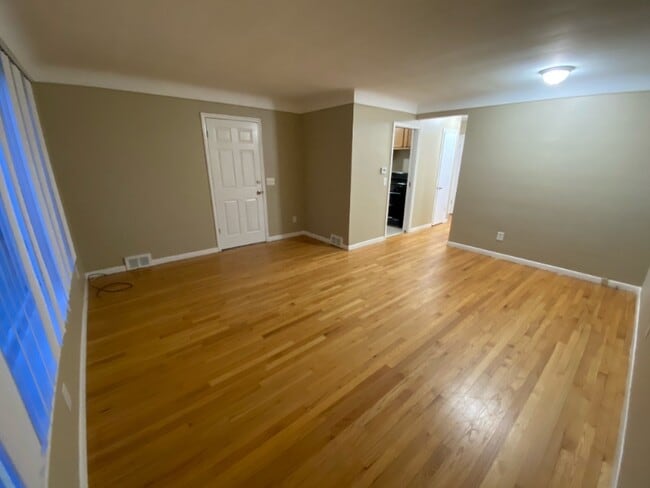 Building Photo - 26280 Pinehurst St