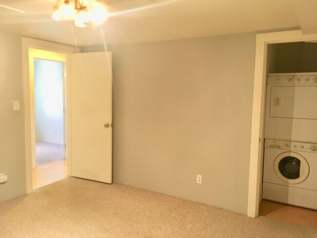 Building Photo - 579 Mira Vista Ave