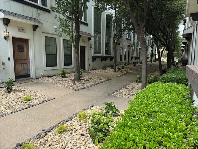 Foto del edificio - 3028 Carmel St