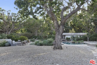 Building Photo - 6715 Fernhill Dr