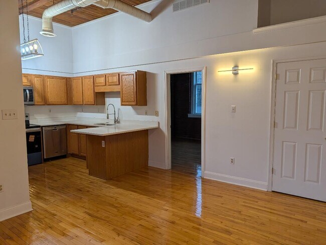 Building Photo - 502 Keystone Aly